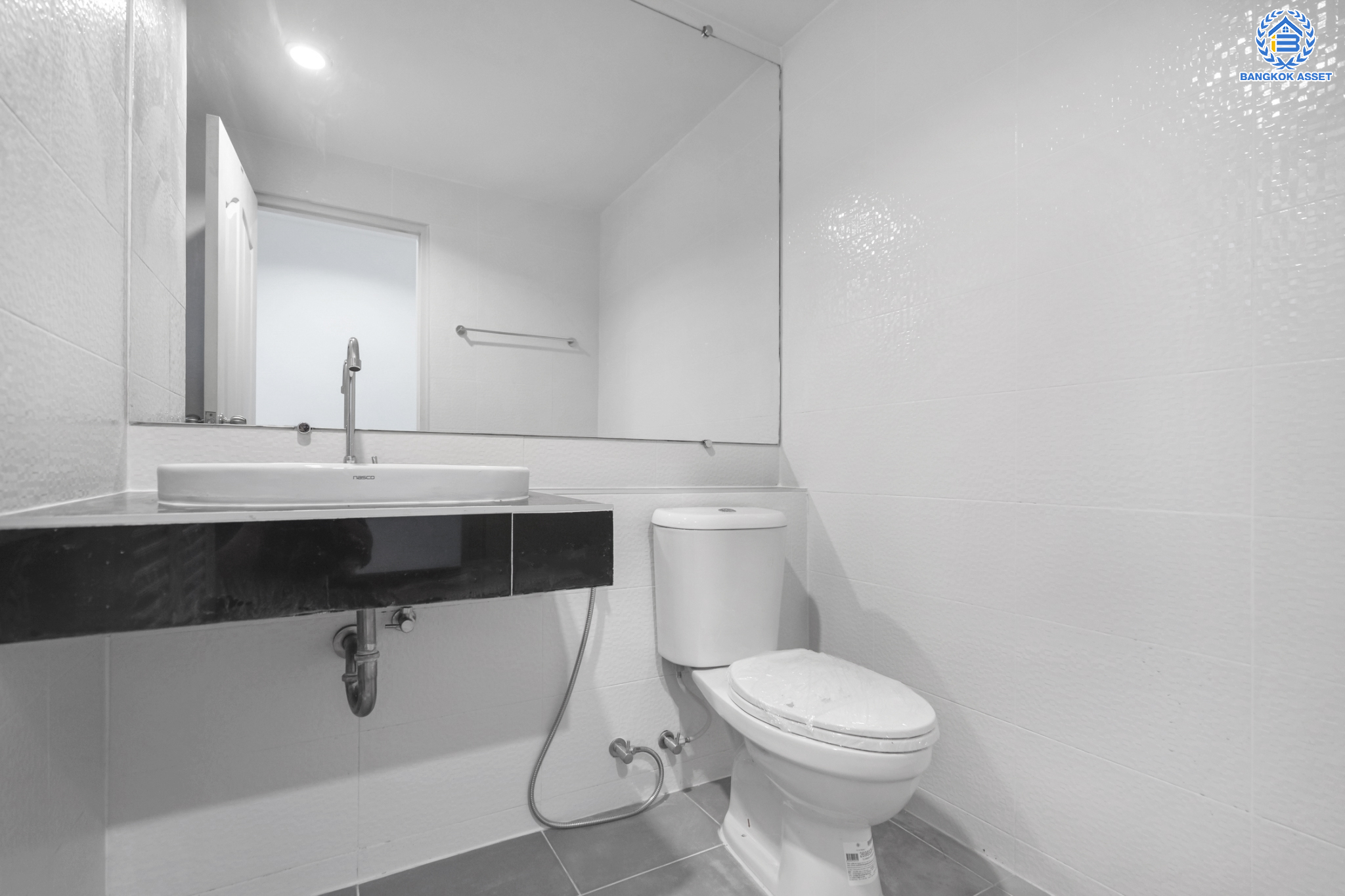 บ้านมือสองตกแต่งใหม่ หลังใหญ่ ดีไซน์ทันสมัย เนื้อที่ 54.1 ตร.ว. ม.ภัสสร14 บางใหญ่-กาญจนาฯ (ซ.กันตนา) รองรับทุกความสุข ฟังก์ชัน 3 ห้องนอน 3 ห้องน้ำ 1 ห้องอเนกประสงค์ 2 ที่จอดรถ บนทำเลศักยภาพ ใกล้เซ็นทรัลเวสต์เกต ทางด่วน "ศรีรัช" และรถไฟฟ้าสายสีม่วง "สถานีตลาดบางใหญ่"